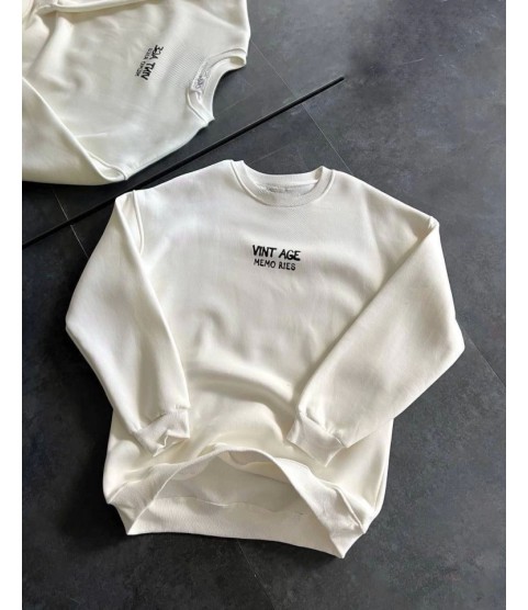 Bisiklet Yaka Üç İplik Baskılı Oversize SweatShirt - Beyaz Bisiklet Yaka Üç İplik Baskılı Oversize SweatShirt - Beyaz