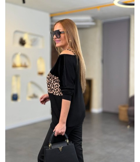 Kadın Kadife Kumaş Leopar Desenli Omuz Detay Uzun Kollu Bluz Kadın Kadife Kumaş Leopar Desenli Omuz Detay Uzun Kollu Bluz