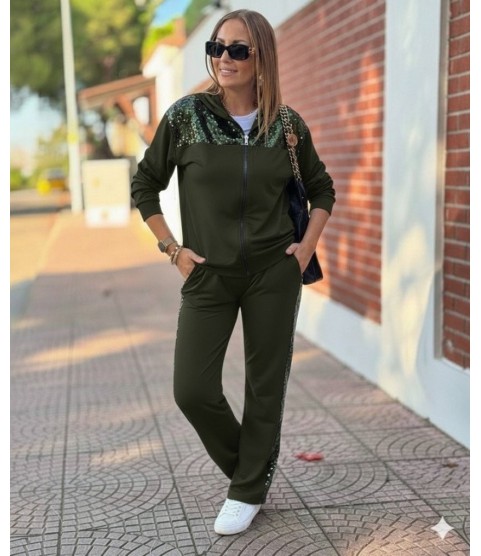 Kadın Uzun Kollu önden Fermuarlı Pul Payetli Alt üst Viskon Iki Iplik Takım Kadın Uzun Kollu önden Fermuarlı Pul Payetli Alt üst Viskon Iki Iplik Takım