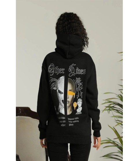 Oversize Üç İplik Kapüşonlu Sweatshirt – Siyah “Other Lives” Ön Ve Arka Baskılı, Şardonlu Kışlık, Rahat Günlük Model Siiyah Oversize Üç İplik Kapüşonlu Sweatshirt – Siyah “Other Lives” Ön Ve Arka Baskılı, Şardonlu Kışlık, Rahat Günlük Model Siiyah