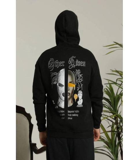 Erkek Kapşonlu Sweatshirt – Oversize Üç İplik Şardonlu Hoodie, “Other Lives” Ön - Arka Baskılı, Kanguru Cepli, Kışlık Rahat Günlük Stil - Siyah Erkek Kapşonlu Sweatshirt – Oversize Üç İplik Şardonlu Hoodie, “Other Lives” Ön - Arka Baskılı, Kanguru Cepli, Kışlık Rahat Günlük Stil - Siyah