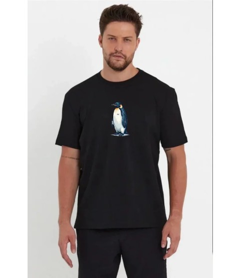 Erkek Oversize Tişört - Sırt Baskılı Survivor Penguin Temalı, Felsefi Yazılı Bisiklet Yaka Tişört - Siyah Erkek Oversize Tişört - Sırt Baskılı Survivor Penguin Temalı, Felsefi Yazılı Bisiklet Yaka Tişört - Siyah
