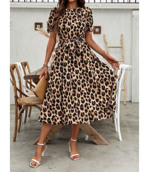 Kadın Kısa Kollu Yakalı Belden Kuşaklı Leopar Desenli Midi Süprem Elbise Kadın Kısa Kollu Yakalı Belden Kuşaklı Leopar Desenli Midi Süprem Elbise