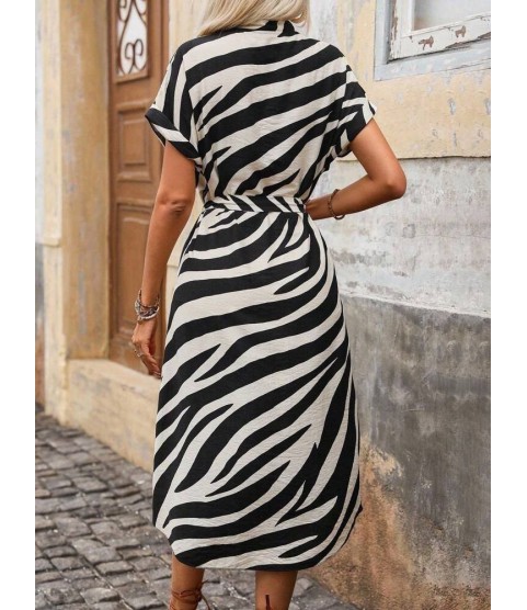 Kadın Kısa Kollu V Hakim Yakalı Zebra Desenli Midi Süprem Elbise Kadın Kısa Kollu V Hakim Yakalı Zebra Desenli Midi Süprem Elbise