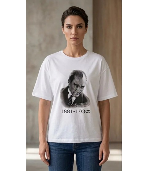 Atatürk Baskılı Tişört Kısa Kollu Bisiklet Yaka T-Shirt - Beyaz Atatürk Baskılı Tişört Kısa Kollu Bisiklet Yaka T-Shirt - Beyaz