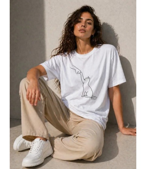 Minimal Kedi Çizim Baskılı Tişört Kısa Kol Yazlık T-Shirt - Beyaz Minimal Kedi Çizim Baskılı Tişört Kısa Kol Yazlık T-Shirt - Beyaz