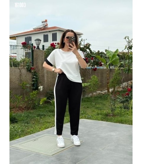 Kadın Kısa Kollu Modal Dokulu Kumaş Yanı şeritli Takım Kadın Kısa Kollu Modal Dokulu Kumaş Yanı şeritli Takım