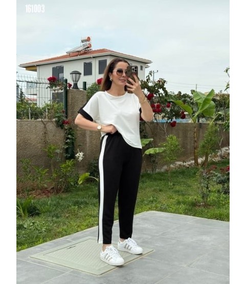 Kadın Kısa Kollu Modal Dokulu Kumaş Yanı şeritli Takım Kadın Kısa Kollu Modal Dokulu Kumaş Yanı şeritli Takım