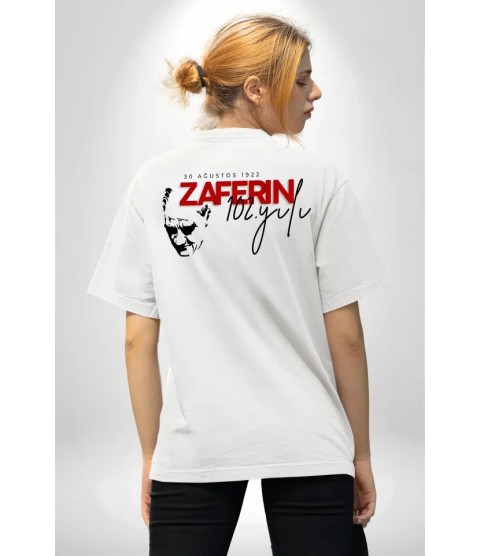 30 Ağustos Zafer Bayramı Atatürk Temalı Oversize Bisiklet Yaka T-shirt - Beyaz 30 Ağustos Zafer Bayramı Atatürk Temalı Oversize Bisiklet Yaka T-shirt - Beyaz
