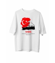 19 Mayıs Atatürkü Anma Gençlik Ve Spor Bayramı Baskılı Oversize T-shirt - Beyaz