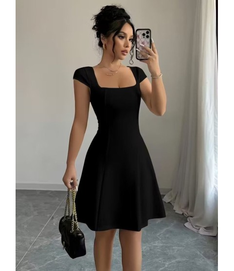 Kadın Kısa Kollu Kare Yakalı Kısa Ithal Krep Elbise Kadın Kısa Kollu Kare Yakalı Kısa Ithal Krep Elbise