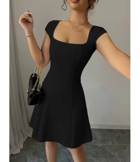 Kadın Kısa Kollu Kare Yakalı Kısa Ithal Krep Elbise Kadın Kısa Kollu Kare Yakalı Kısa Ithal Krep Elbise
