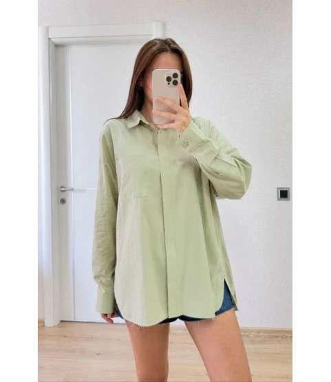 Oversize Pens Detaylı Cepli Yırtmaçlı Rahat Kalıp Poplin Gömlek - Yeşil Oversize Pens Detaylı Cepli Yırtmaçlı Rahat Kalıp Poplin Gömlek - Yeşil