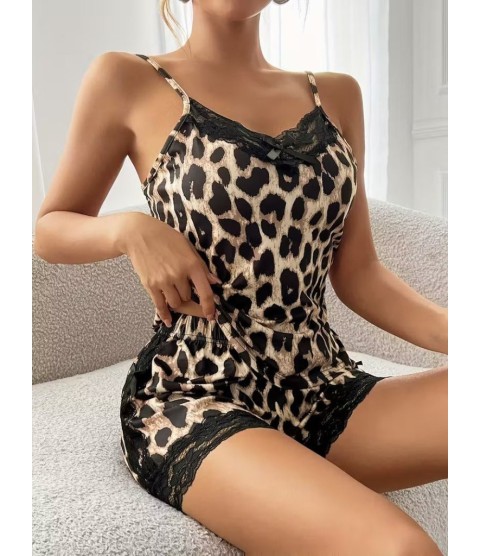 Kadın Askılı V Yakalı Dantel Detaylı Leopar Desenli Süprem Atlet Ve şort Ikili Takım Kadın Askılı V Yakalı Dantel Detaylı Leopar Desenli Süprem Atlet Ve şort Ikili Takım